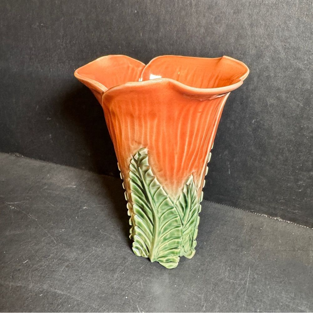 HULL? Flower Vase with built in Flower Frog - Likely 1960s [Item 0194]